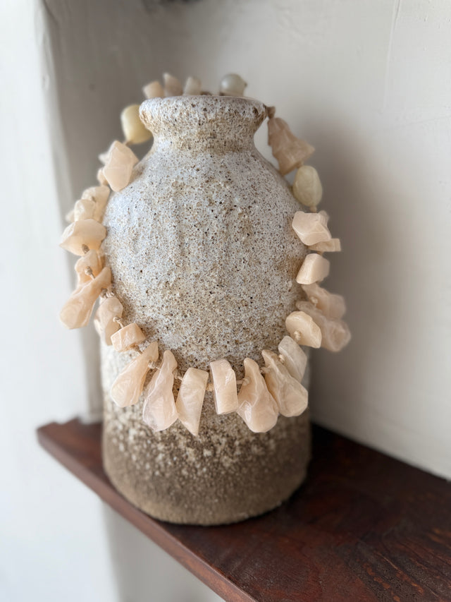 Colar com Pedras em Resina