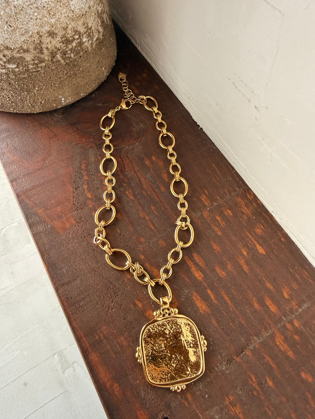 Colar Medalha Quadrada