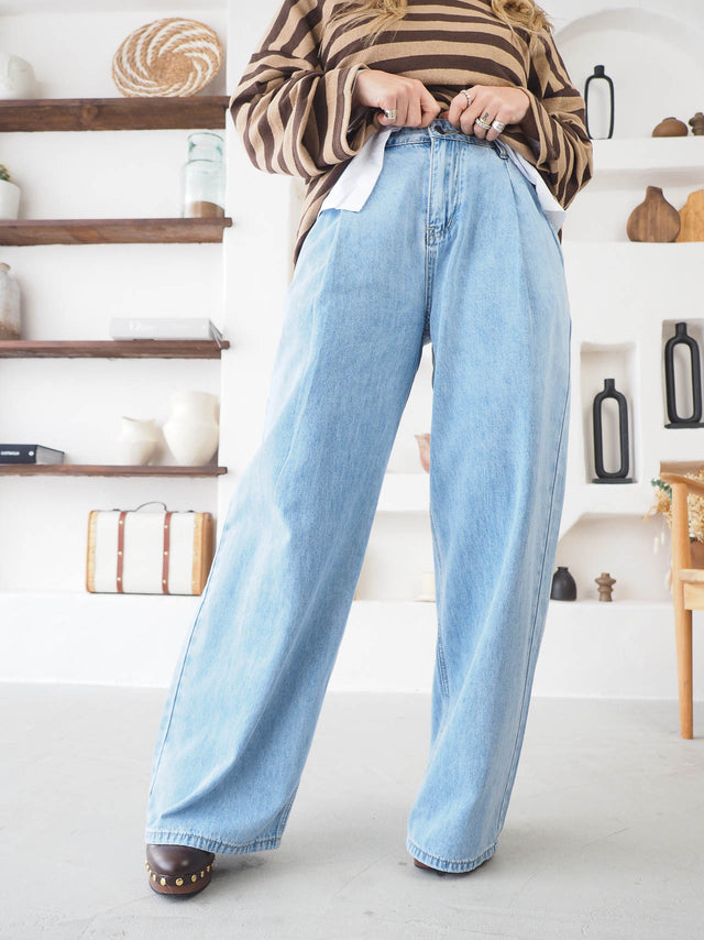 Wide Leg Jeans with Belt