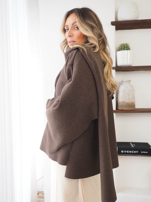 Capa de Fazenda Com Cachecol