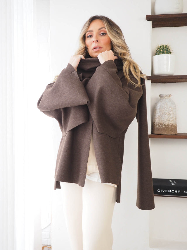 Capa de Fazenda Com Cachecol