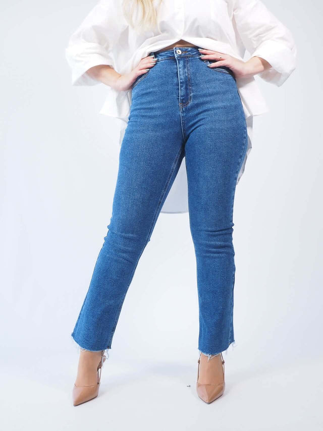 FLARE FIT CROPPED JEANS