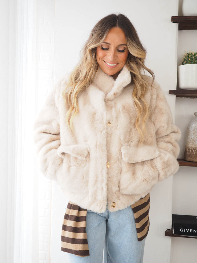 Blusão Pêlo Com Bolsos