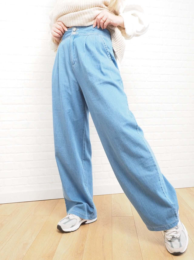 Jeans: Calças Pantalona de Ganga Mulher - Black Peach - Black Peach: 49.00 € | Cor / Color: azul | Tamanho / Size: S - Black Peach® - Primavera Verão 2024