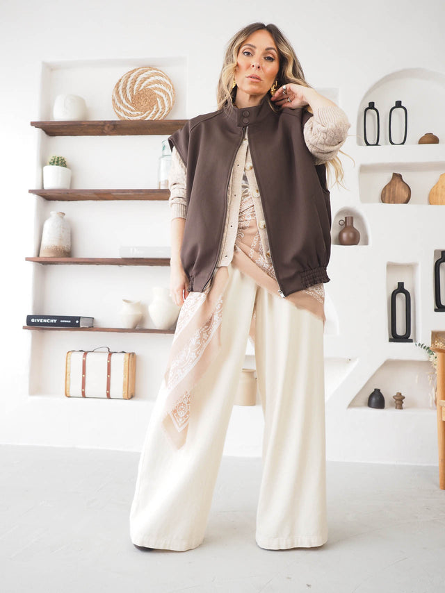 Colete Com Bolsos e Fecho