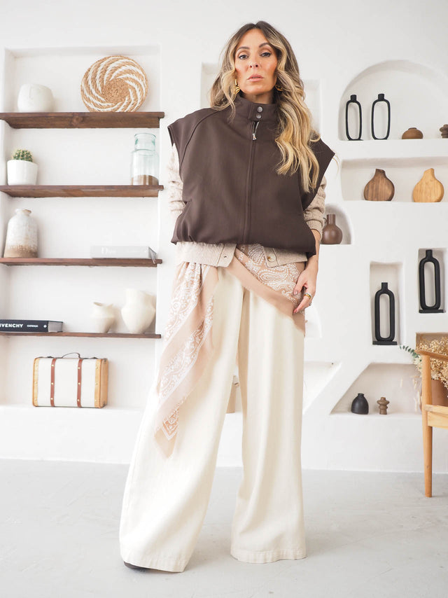 Colete Com Bolsos e Fecho