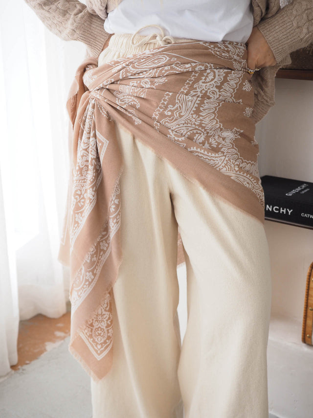 Écharpe Estampado Cornucópias