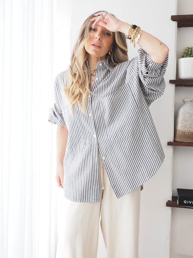 Camisa Riscas Oversized Com Bolsos