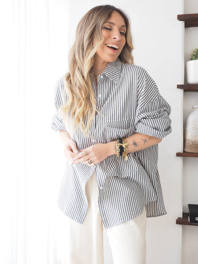 Camisa Riscas Oversized Com Bolsos