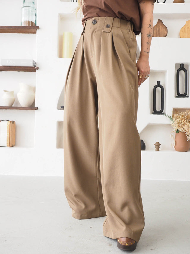 Pleated Trousers with Buttons