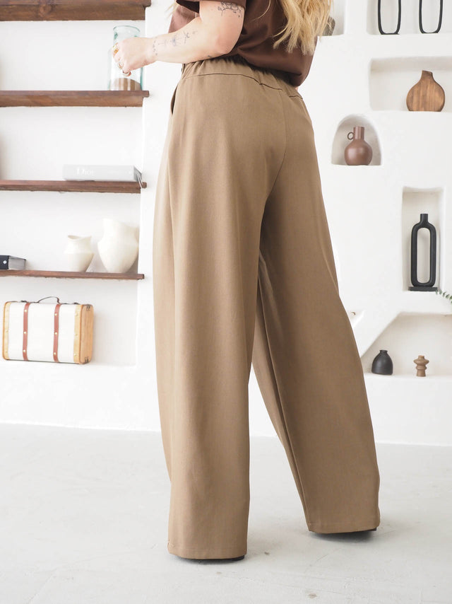 Pleated Trousers with Buttons
