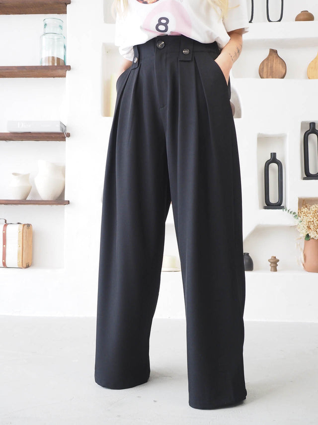 Pleated Trousers with Buttons
