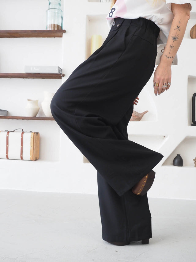 Pleated Trousers with Buttons