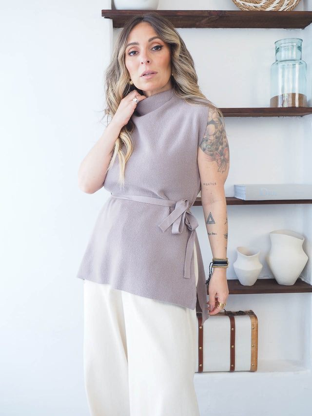 Pull sans manches en maille avec ceinture