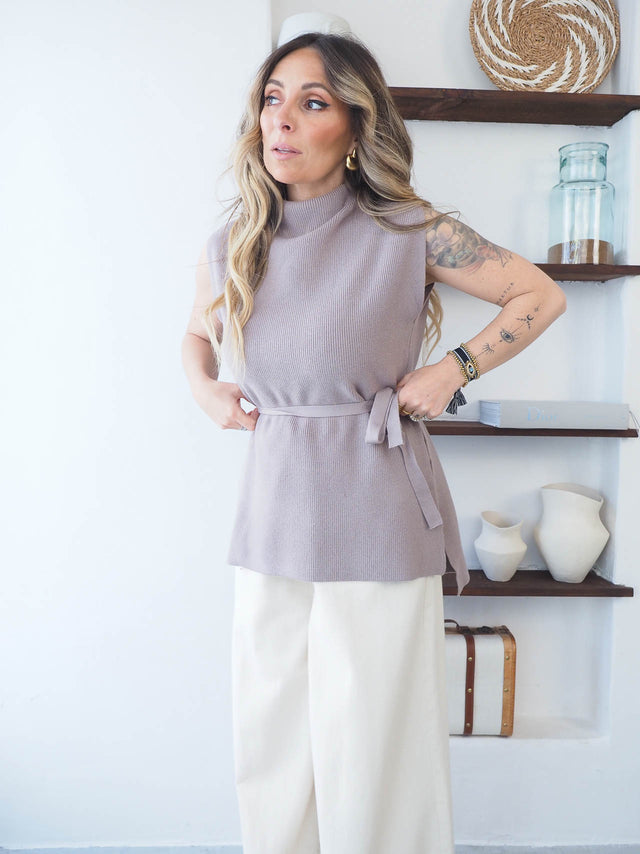 Pull sans manches en maille avec ceinture