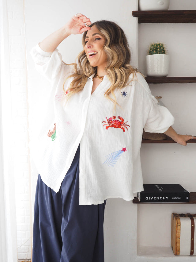 Camisa Oversized Com Bordados