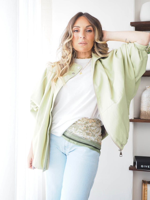 Sleeveless Knit Shirt
