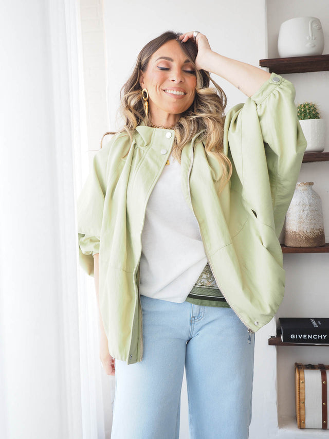Sleeveless Knit Shirt
