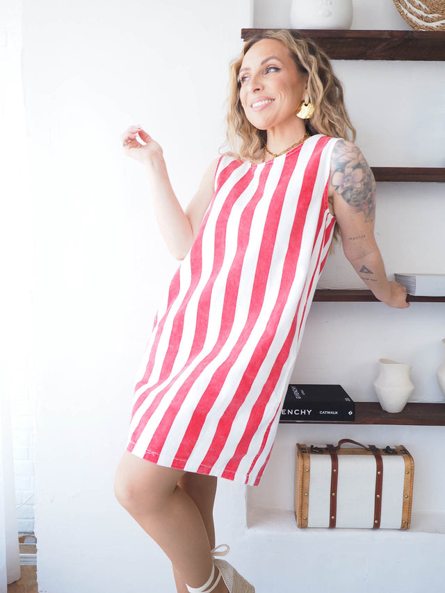 Vestido Curto às Riscas