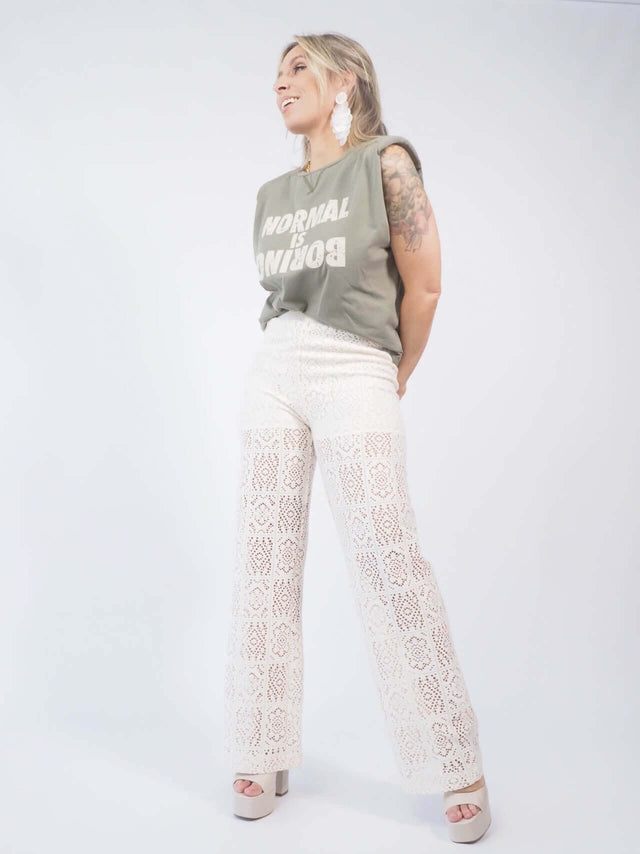 Calças Crochet de cintura alta: estilo e conforto para mulheres que amam moda"