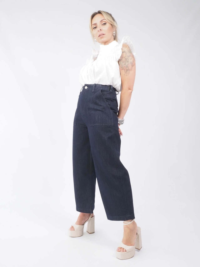  Essas calças são perfeitas para as mulheres que adoram moda e desejam adicionar um toque chique ao seu guarda-roupa.
