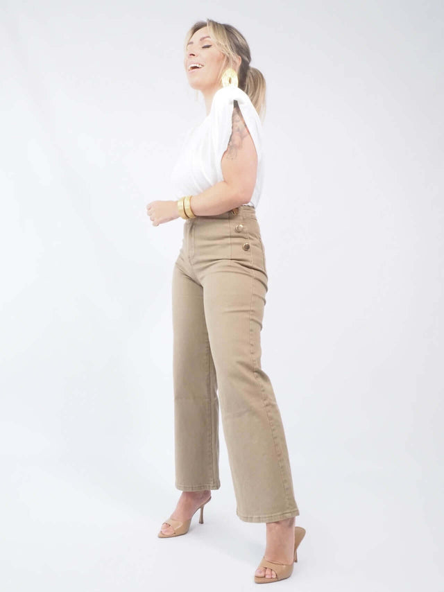 Calças de cintura alta: conforto e estilo em uma peça só!