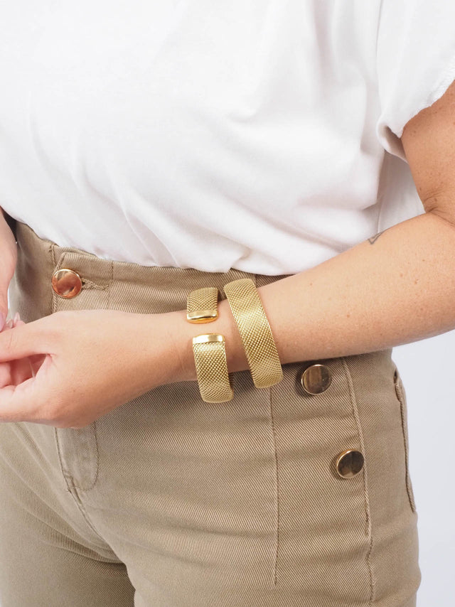 Dicas de como combinar pulseiras e braceletes para um look moderno