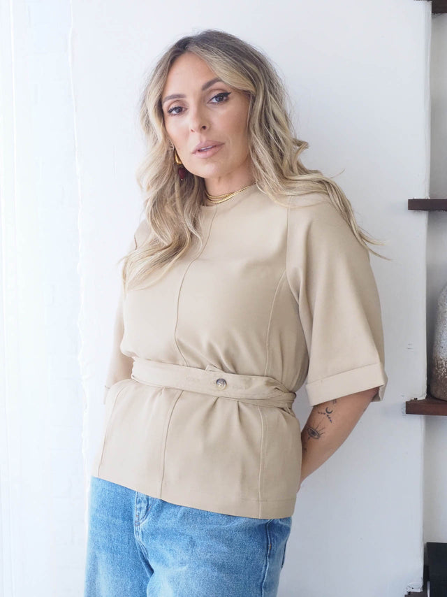 Blusa Lisa Com Cinto