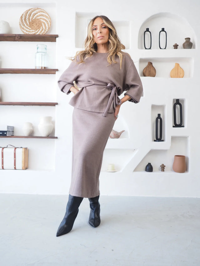 Conjunto de Malha Camisola e Saia