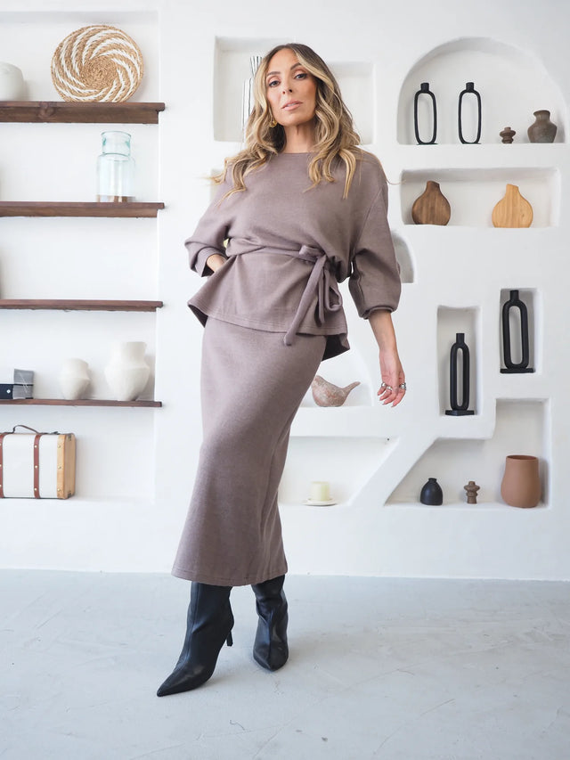 Conjunto de Malha Camisola e Saia
