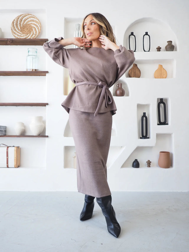 Conjunto de Malha Camisola e Saia