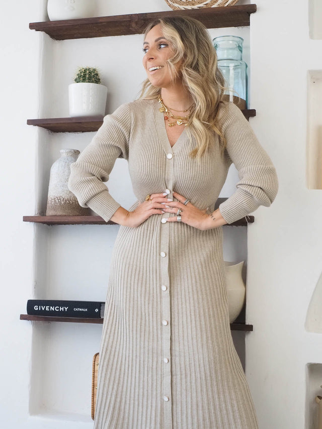 Robe en tricot avec boutons