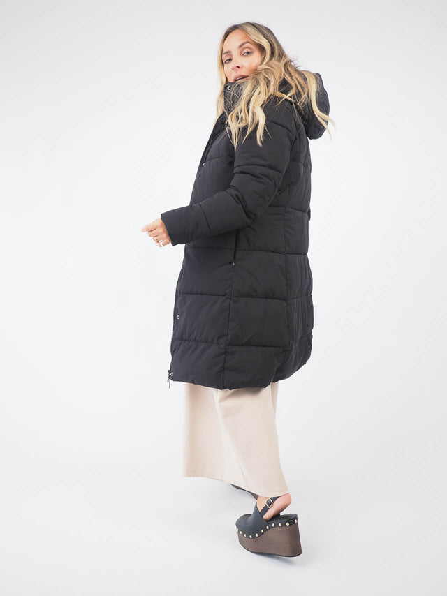 Long Quilted Kispo With Hood