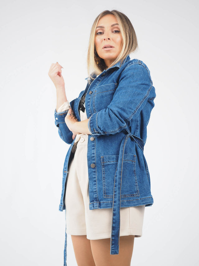 Veste en jean avec ceinture