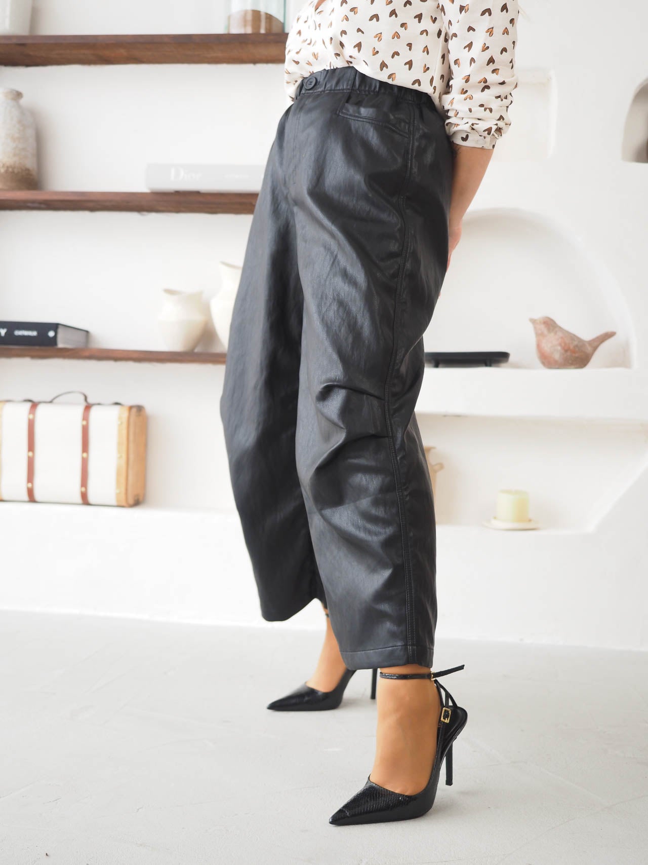 Women's High-Waisted Faux Leather Culottes - Black Peach Store
