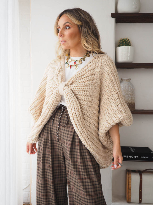 Thick Knit Shirt with Knot