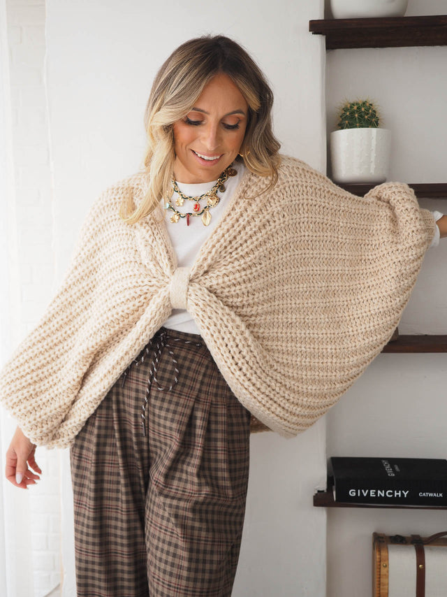 Thick Knit Shirt with Knot