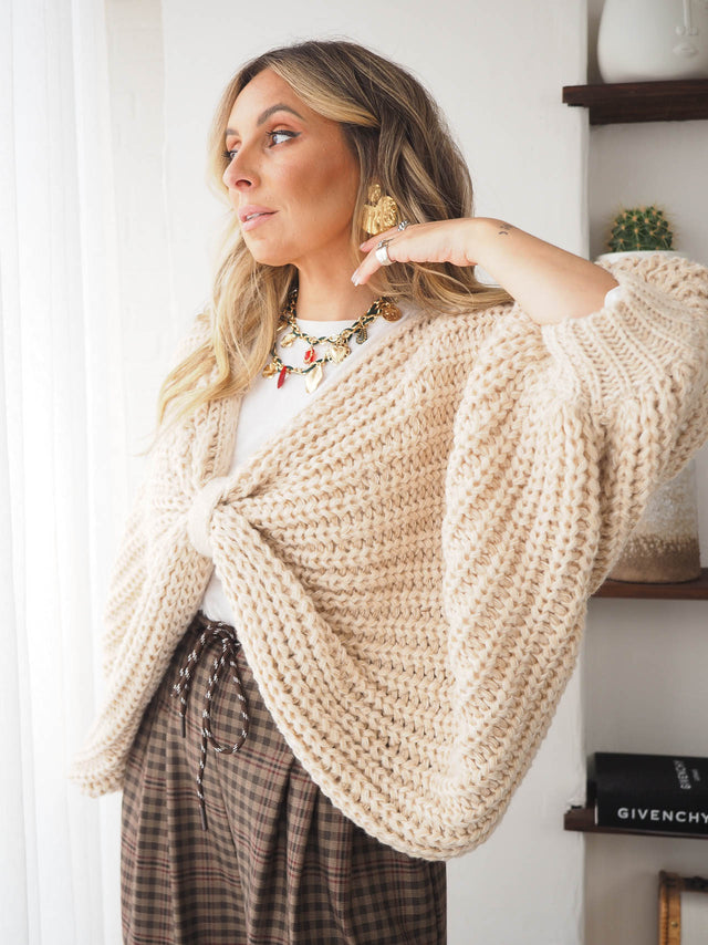 Thick Knit Shirt with Knot