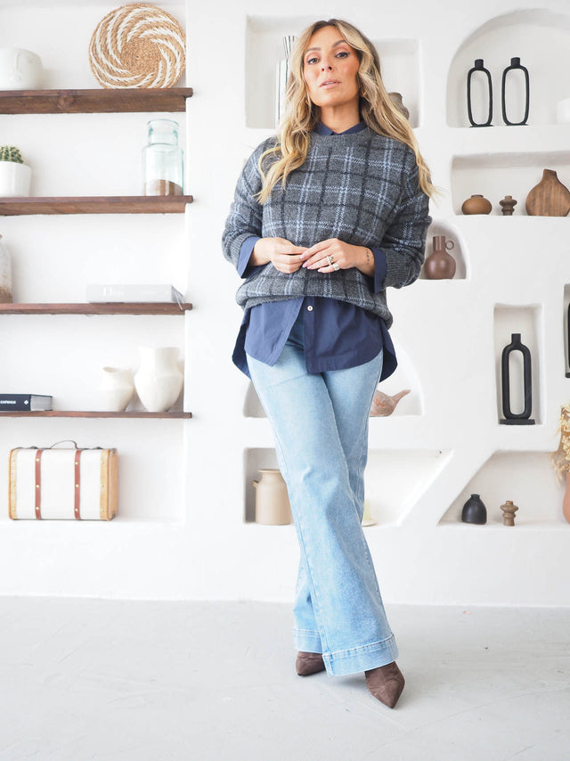 Jeans Wide Leg Com Bolsos e Botões