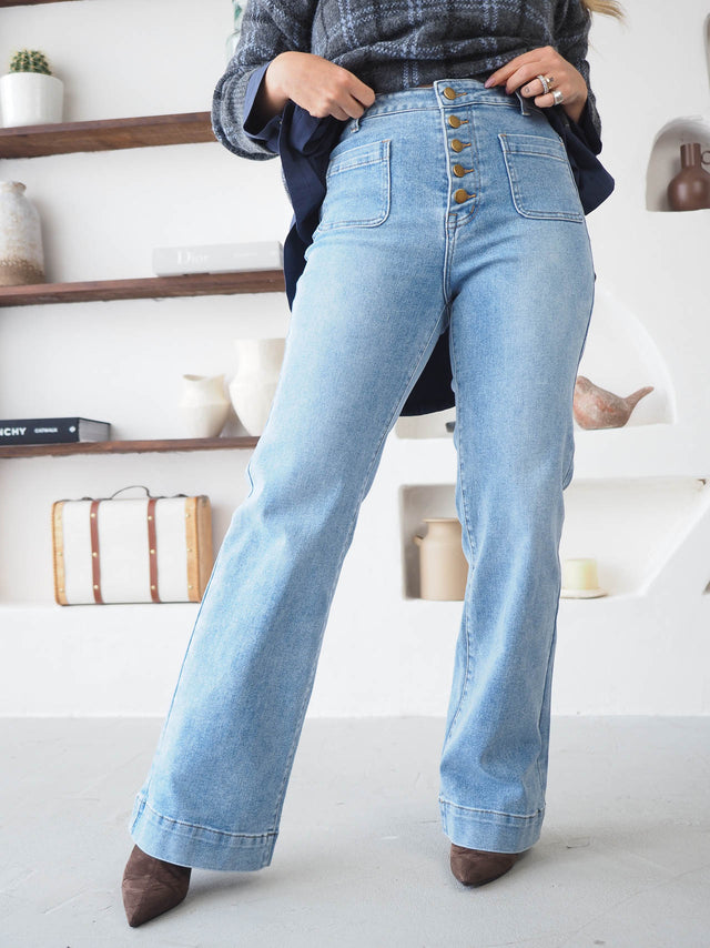 Jeans Wide Leg Com Bolsos e Botões