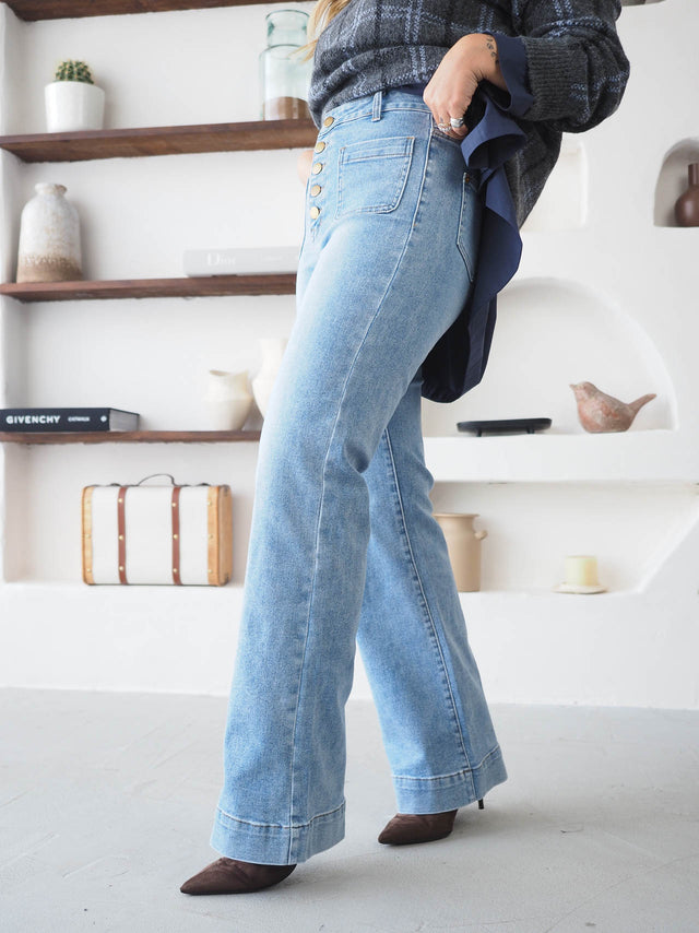 Jeans Wide Leg Com Bolsos e Botões