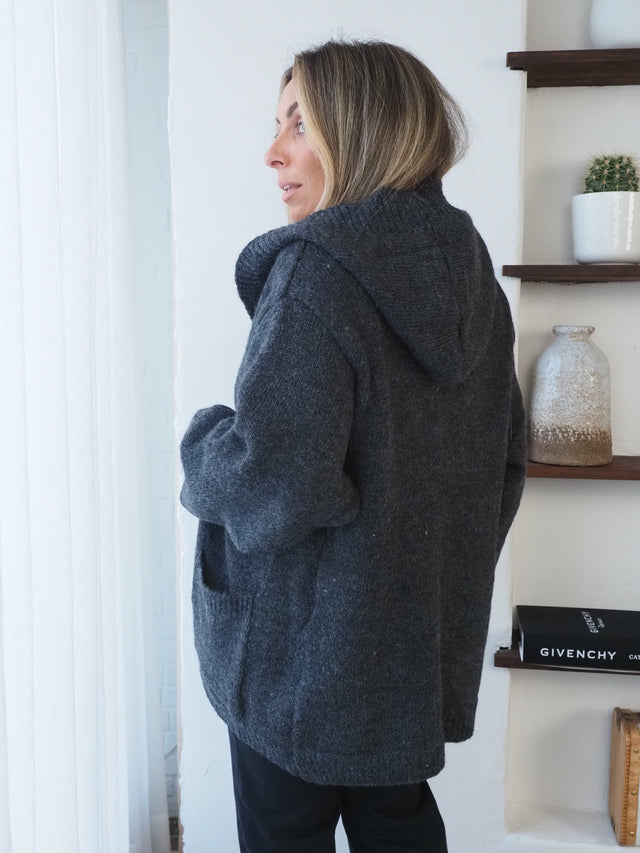 Casaco em Malha Grossa Com Capuz