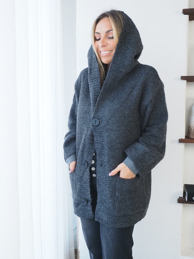 Casaco em Malha Grossa Com Capuz