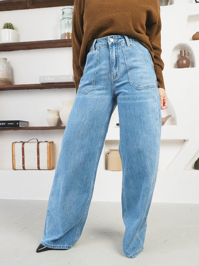 Wide Leg Jeans with Pockets