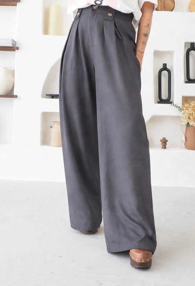 Calças de Pregas Com Botões