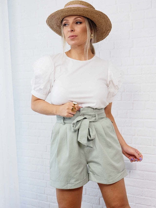 Calções: Calções de Sarja e Ganga - Verão 2022 | Black Peach® - Black Peach: 34.99 € | Cor / Color: verde | Tamanho / Size: M/L - Black Peach® - Primavera Verão 2024