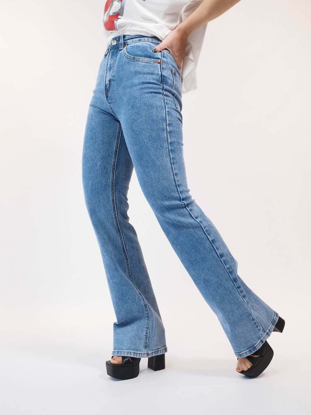 Vais adorar o conforto e o estilo destes jeans.