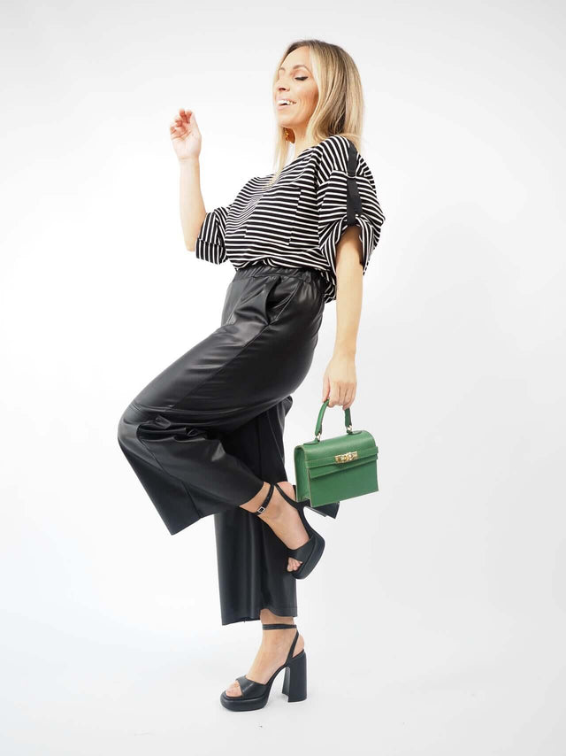 Mini bag em pele. Elegante e perfeita.