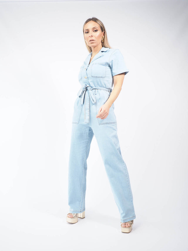 Aproveita agora mesmo e garante o teu macacão de ganga.