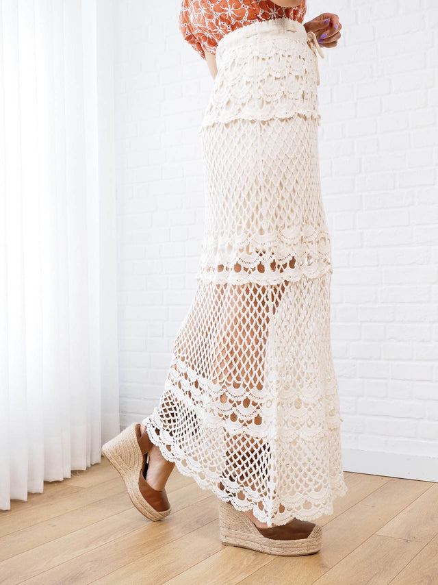 Saias: Saia em Crochet | Black Peach Color: crú Size: SM, LXL | Outono / Inverno 2022